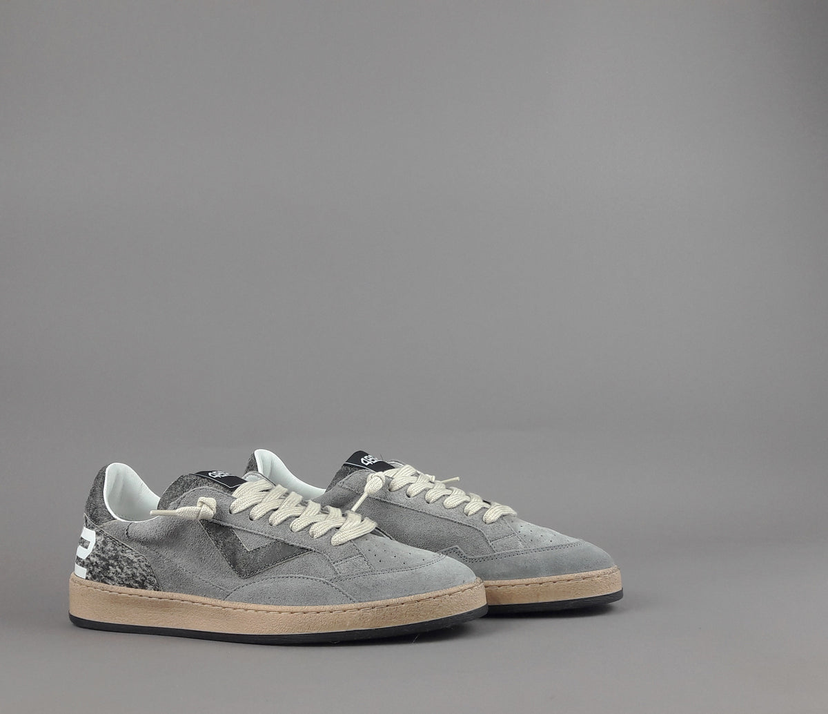 4B12 Sneakers Play Uomo Camoscio Grigio