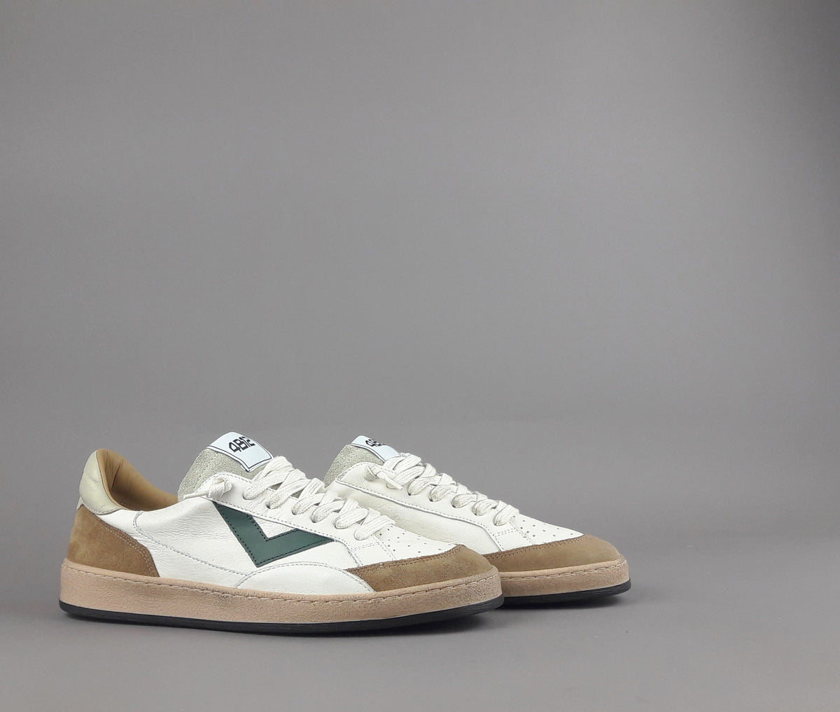 4B12 Sneakers Uomo Play Pelle Camoscio Bianco