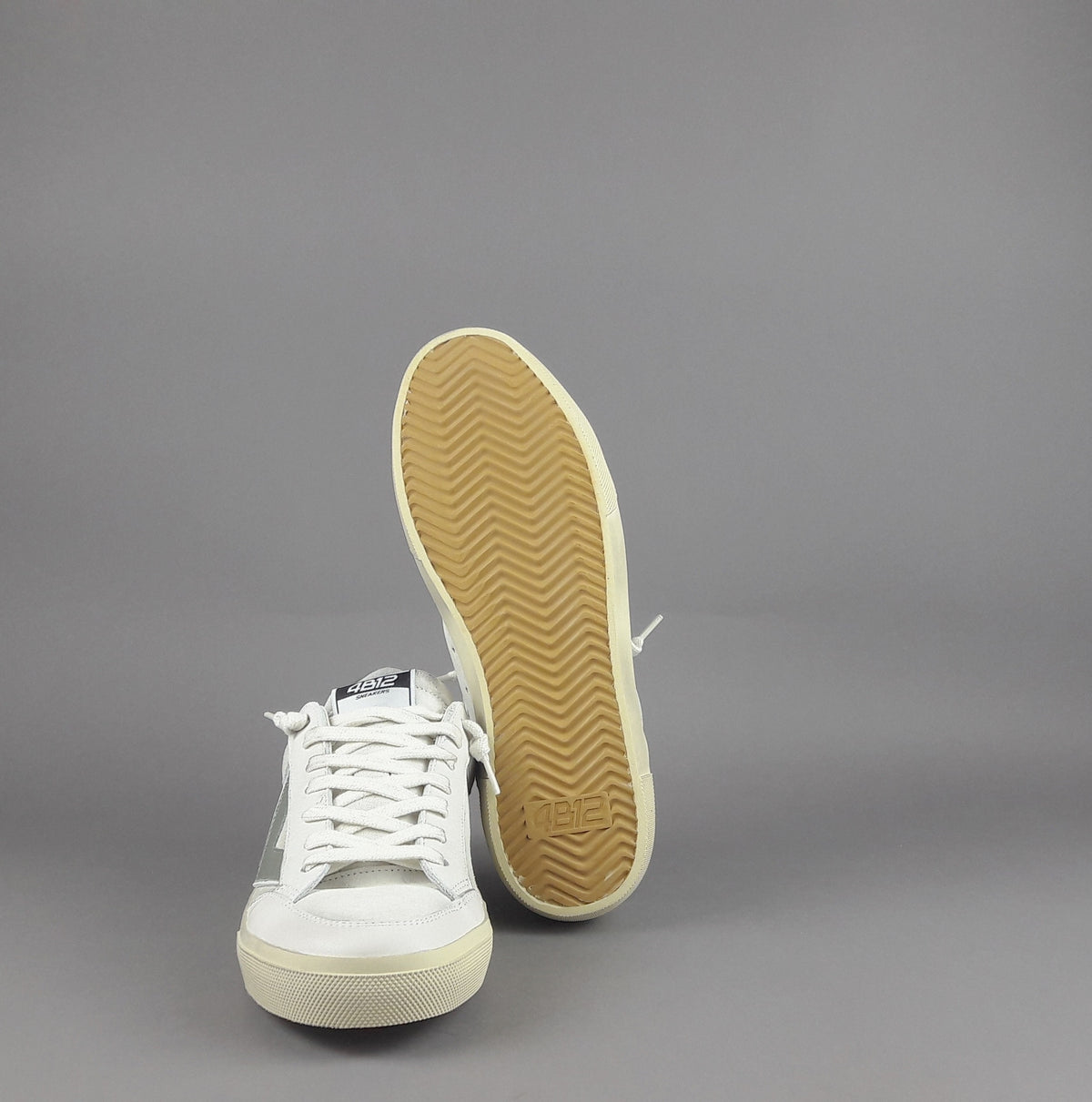 4B12 Sneakers Uomo Retro Camoscio Bianco Opaco