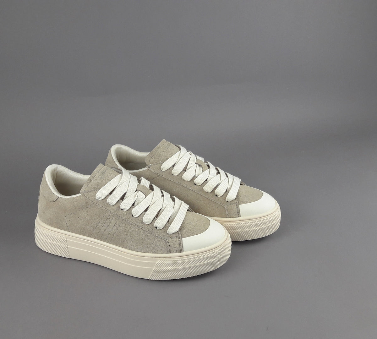 Demna Sneakers Uomo Camoscio Beige Opaco