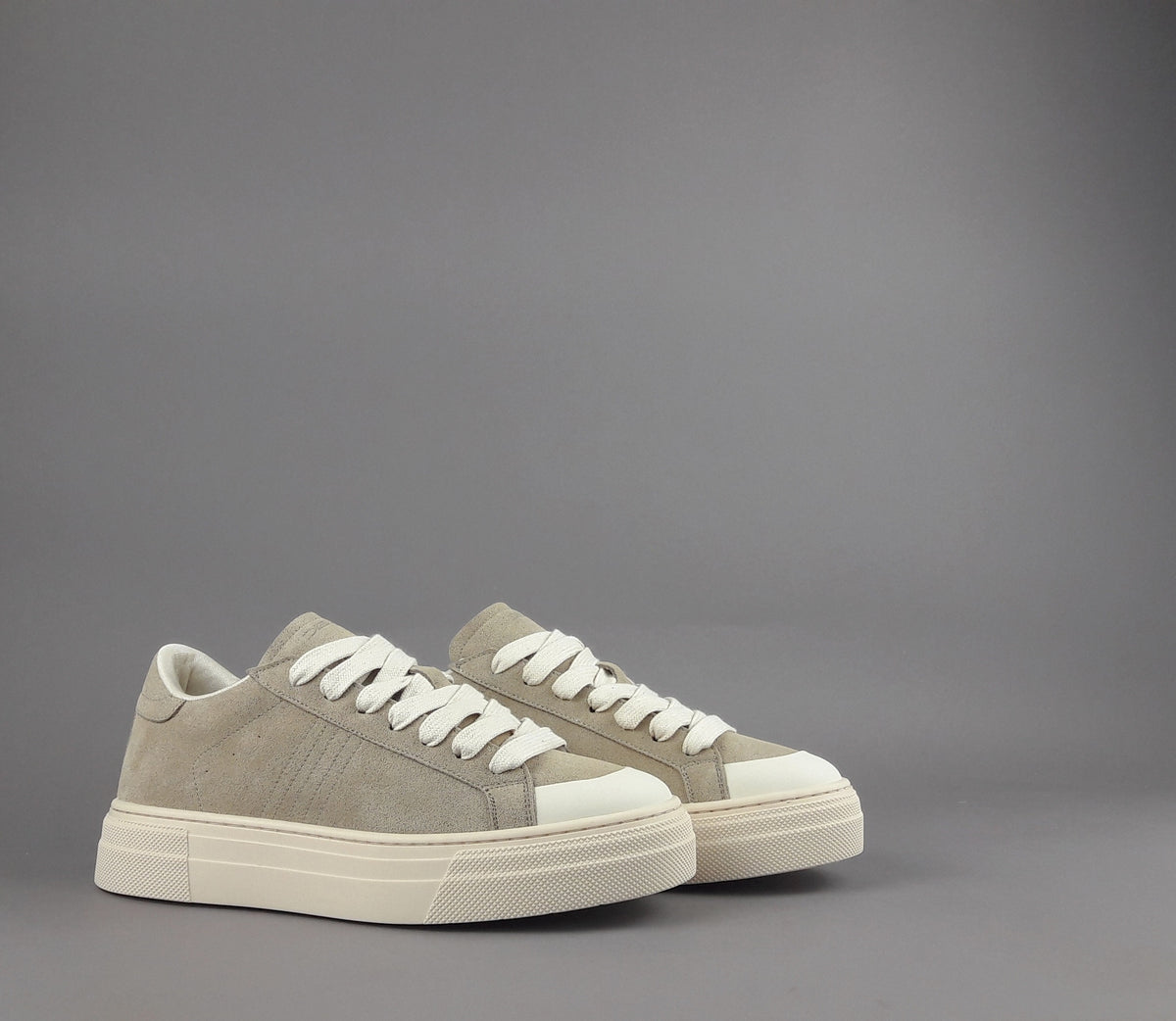 Demna Sneakers Uomo Camoscio Beige Opaco