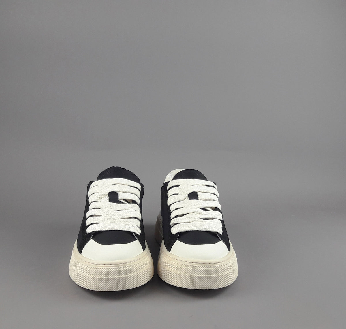 Demna Sneakers Uomo Camoscio Tela Nero