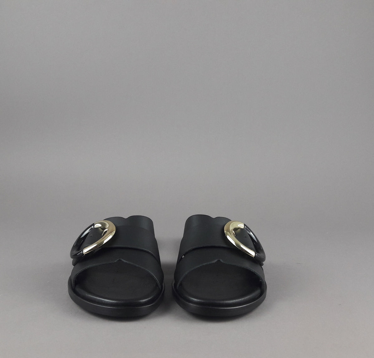 Frau Slipper Donna Pelle Nero Fibbia Metallo