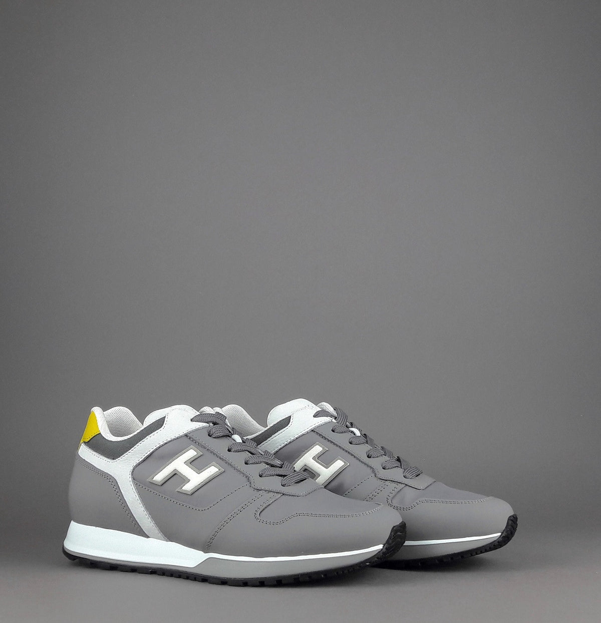 Hogan Sneakers H321 Uomo Pelle Gommata Tela Nabuk Grigio Bianco Giallo